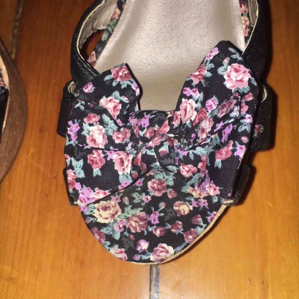 Heels - Picture 2 of 4